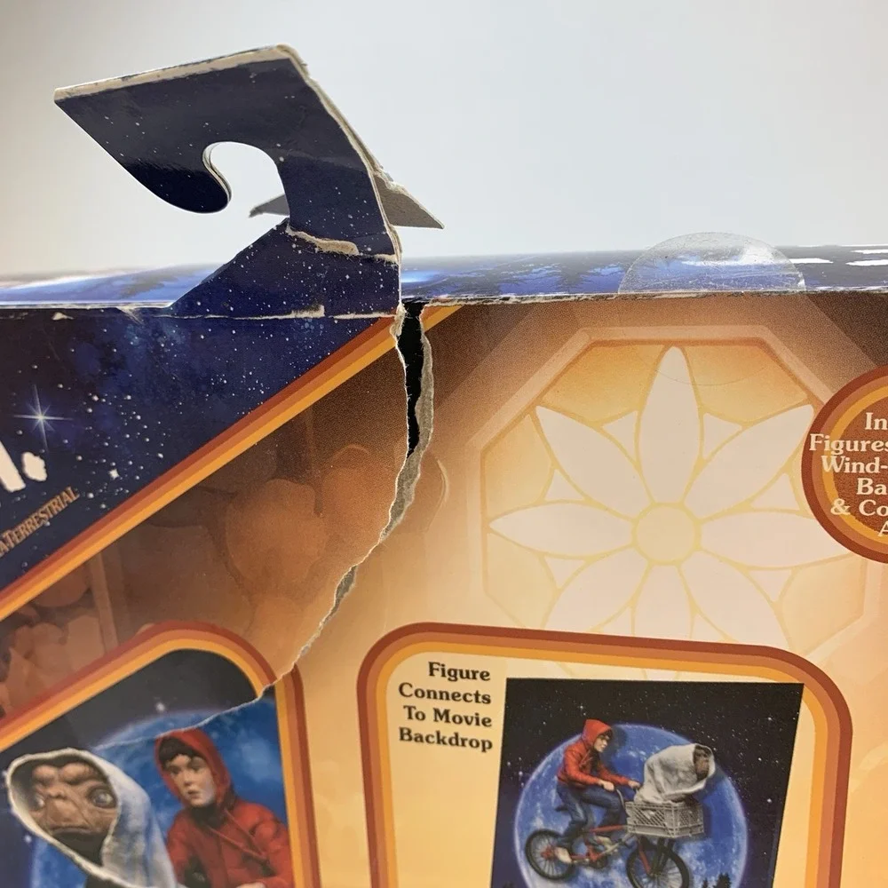NECA E.T The‎ Extra-Terrestrial 40th Anniversary Elliott and E.T. on Bicycle Set